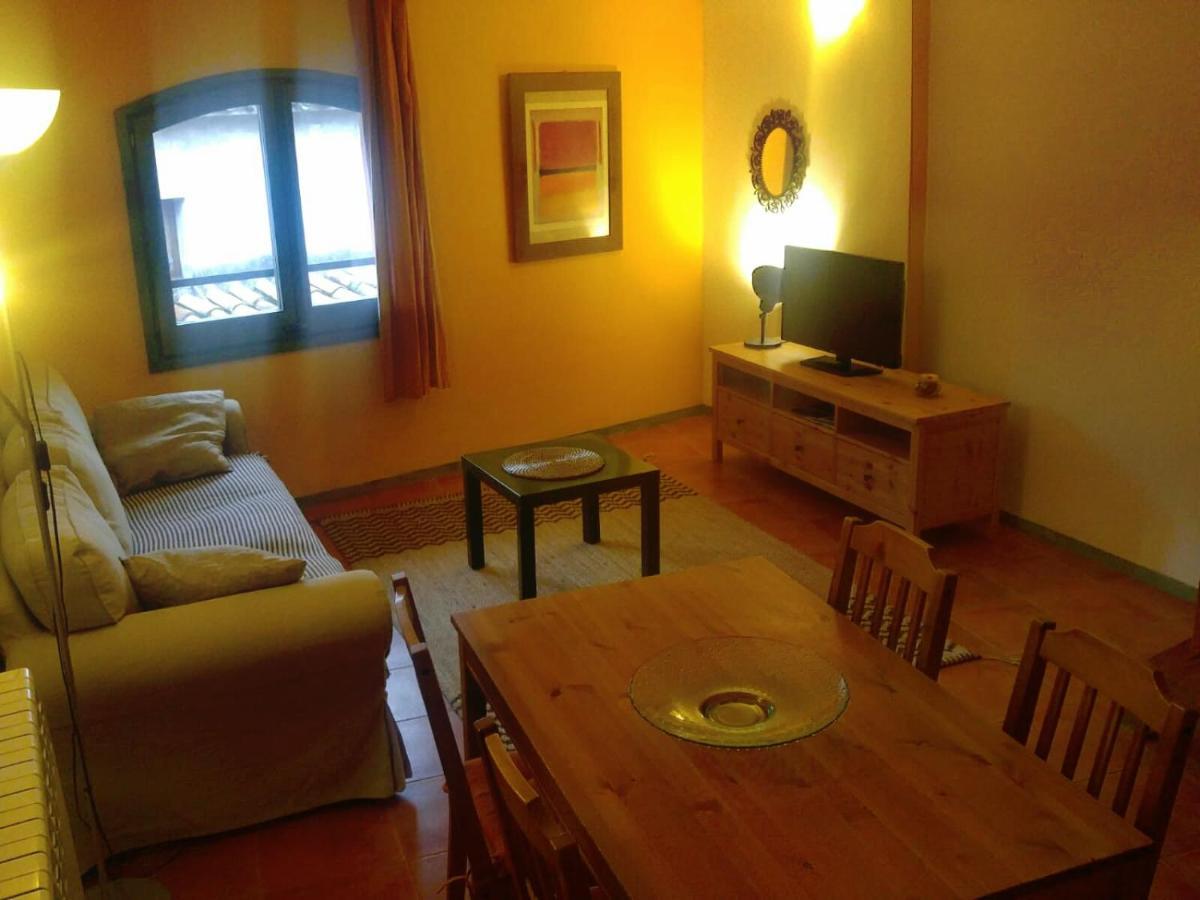 Apartamentos Saltarel-Lo Besalú Dış mekan fotoğraf